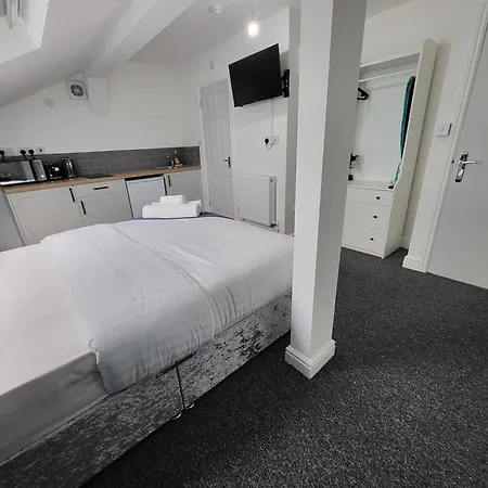 Nottingham Forest Rd, Short Stays-3